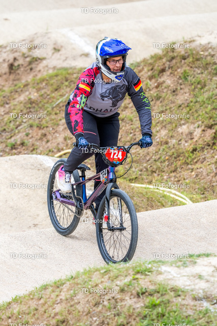 BayBMX2026-05405 | Fotogalerie von Thomas Dettweiler mit Eventbildern und lizenzfreien Fotos. Perfekt als Wandbild, für Büro, Website oder private Nutzung. - Realisiert mit Pictrs.com