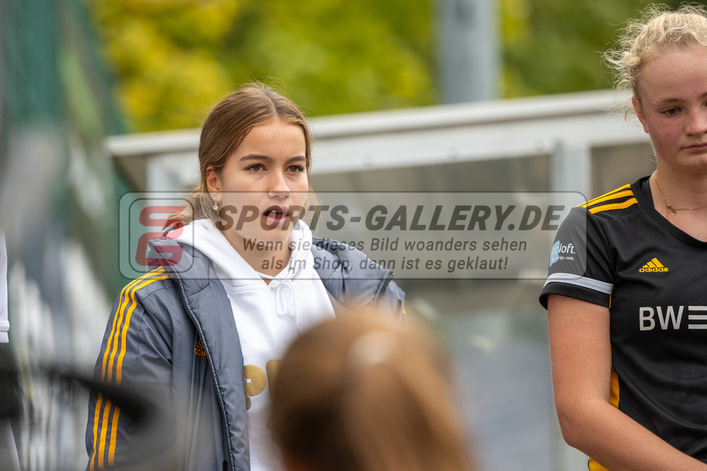 SFE_20231022_0084 | Deutsche Meisterschaft Weibliche U16 Finale Berliner HC - Harvestehuder THC am 22.10.2023 in Köln (Düsseldorfer Hockeyclub 1905 e.V.), Photo: Stephan Fehrmann 2023 (Sports-Gallery)