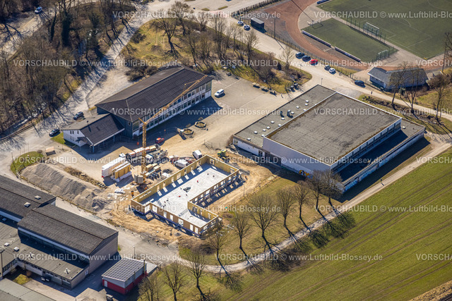Balve250304131 | Luftbild, Sporthalle Am Krumpaul, Baustelle Vereinsheim, Balve, Sauerland, Nordrhein-Westfalen, Deutschland