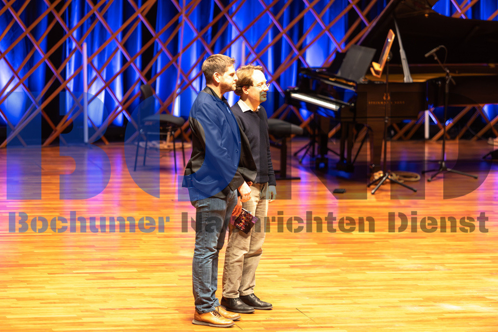 SES_ZWIBOC20250204-6 | bond - Realisiert mit Pictrs.com