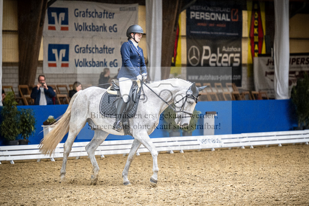 DOS_0188 | Entdecke hochwertige Reitturnierfotos von Foto Oger. Professionell, emotional und authentisch – jetzt Lieblingsmomente im Shop bestellen.Deutschlandweite Turnierfotografie. - Realisiert mit Pictrs.com