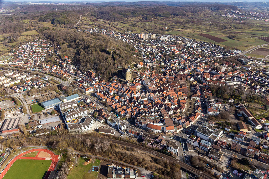 Luftbild: historische Altstadt von Westen in Herrenberg im Bundesland Baden-Württemberg in Deutschland. Foto: IMG_125203.jpg vom 20.02.2021 durch Werner Riehm/FLY-FOTO.de