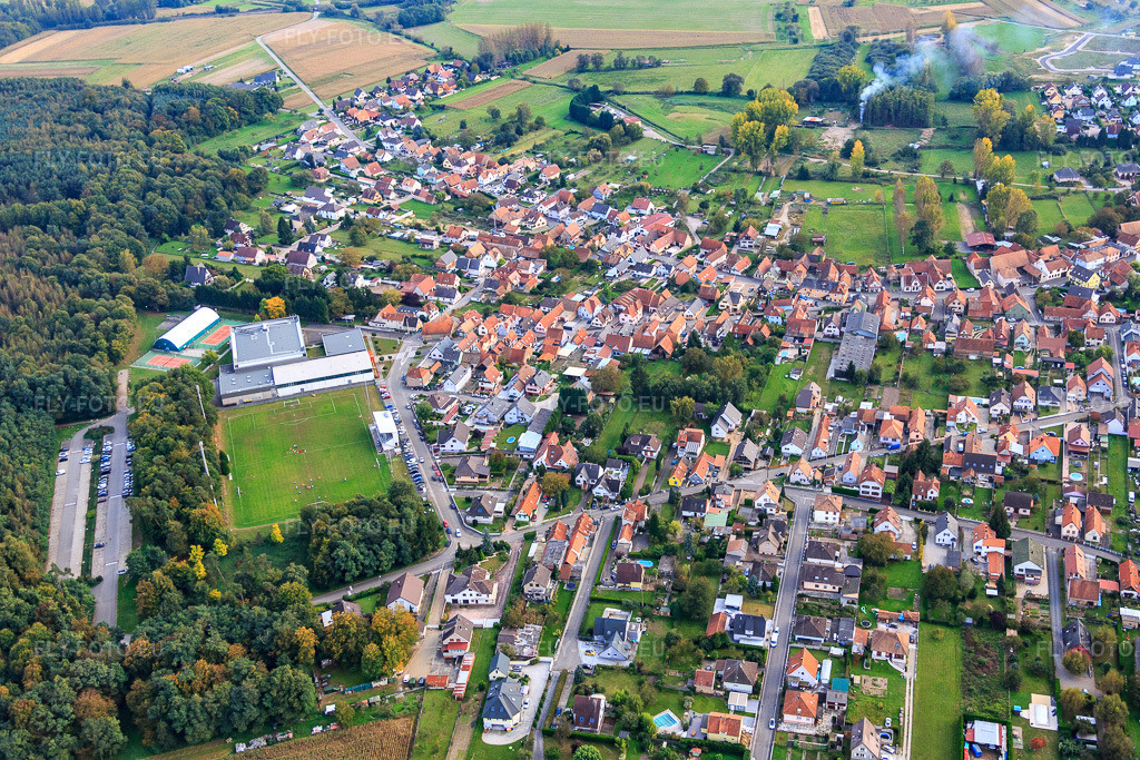 Vue aérienne: Espace La Forêt de SA Gries lutte à Gries dans le département Bas Rhin, France – .Photo: IMG_074239.jpg prise le 04/10/2014 par Werner Riehm/FLY-FOTO.eu – Résolution de l'original: 5472 x 3648 px – Location de Salle des fêtes à  67240 Gries | Salle des fêtes de l'espace 