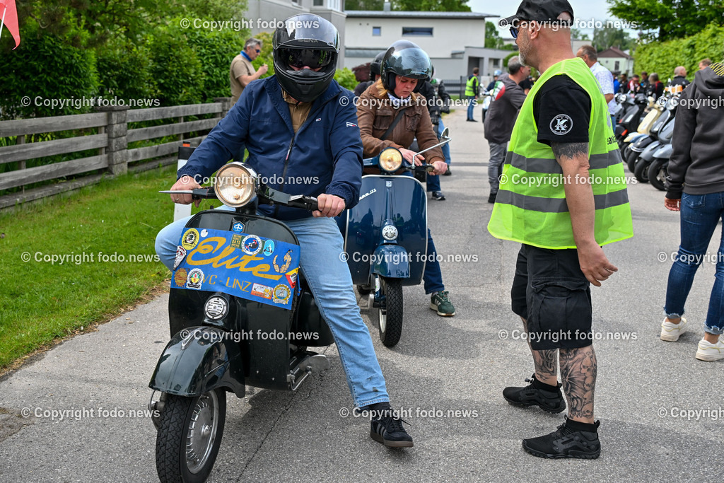 Lets Vespa togehter_ Neuhofen_ 05.05.2024-33 | 05.05.2024, Neuhofen, Kremsmuenster, AUT, Lets Vespa togehter 2024, Vespatreffen, im Bild Teilnehmer Vespatreffen, Motorsport Stadler