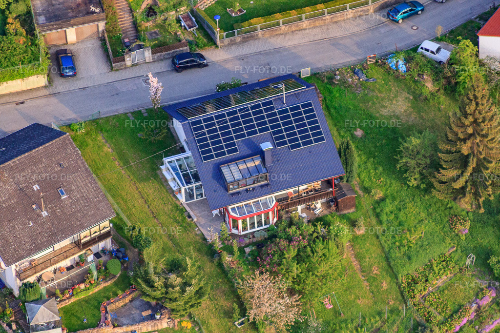 Luftbild: Albert-Schneller-Weg im Ortsteil Grünwettersbach in Karlsruhe im Bundesland Baden-Württemberg in Deutschland. Foto: IMG_26423.jpg vom 28.04.2010 durch Werner Riehm/FLY-FOTO.de
