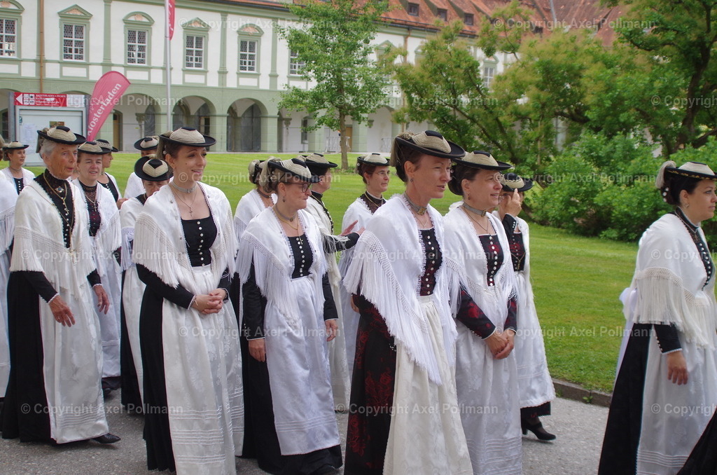 IMGP5665 | fotografiert von Axel PollmannLeonhardi Wallfahrt Benediktbeuern und Murnau, Fronleichnam, Fasching, Landschaft im Loisachtal und Benediktbeuern  - Realisiert mit Pictrs.com