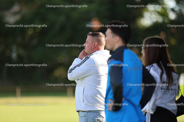 Fußball I Herren I Saison 2025-2026 I Kreisklasse A Süd-Ost I 6. Spieltag I SG Scharbeutz-Pönitz - VfL Bad Schwartau I 13.09.2025.042 | Christian Strungat (Trainer, SG Scharbeutz/Pönitz) - Realisiert mit Pictrs.com