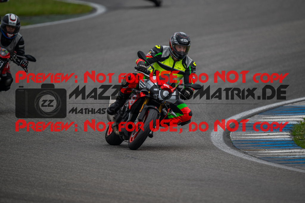 MaZZes_FotoMatrix_240701_6007705_7425 | INST