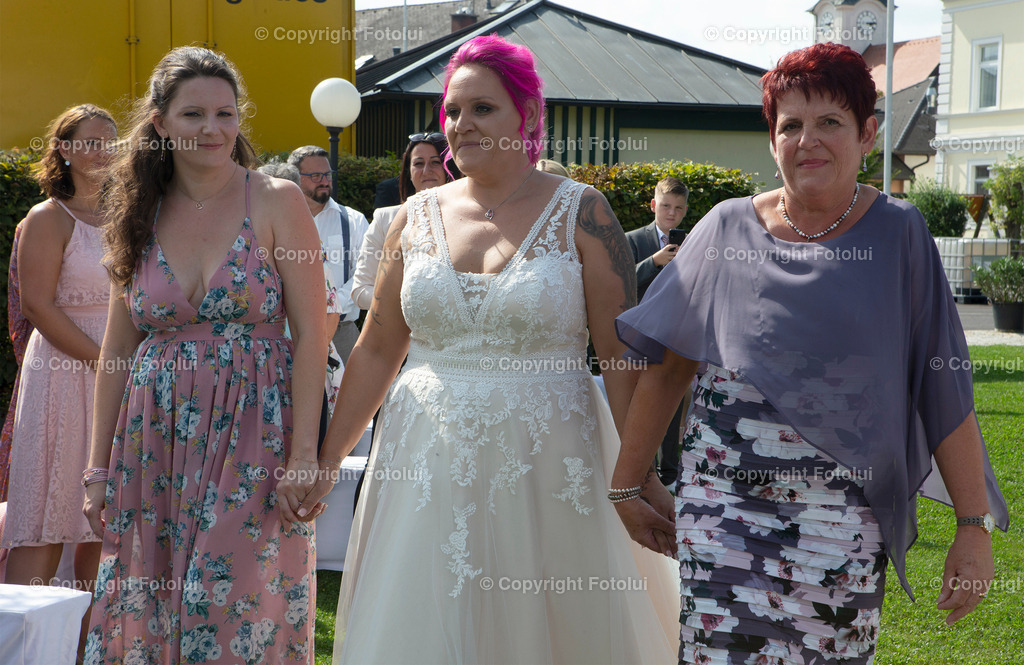 KERSTINFREDYHOCHZEIT_260822_60 | bilder, linz, photo, foto, fussball, sport, fotolui, bundesliga