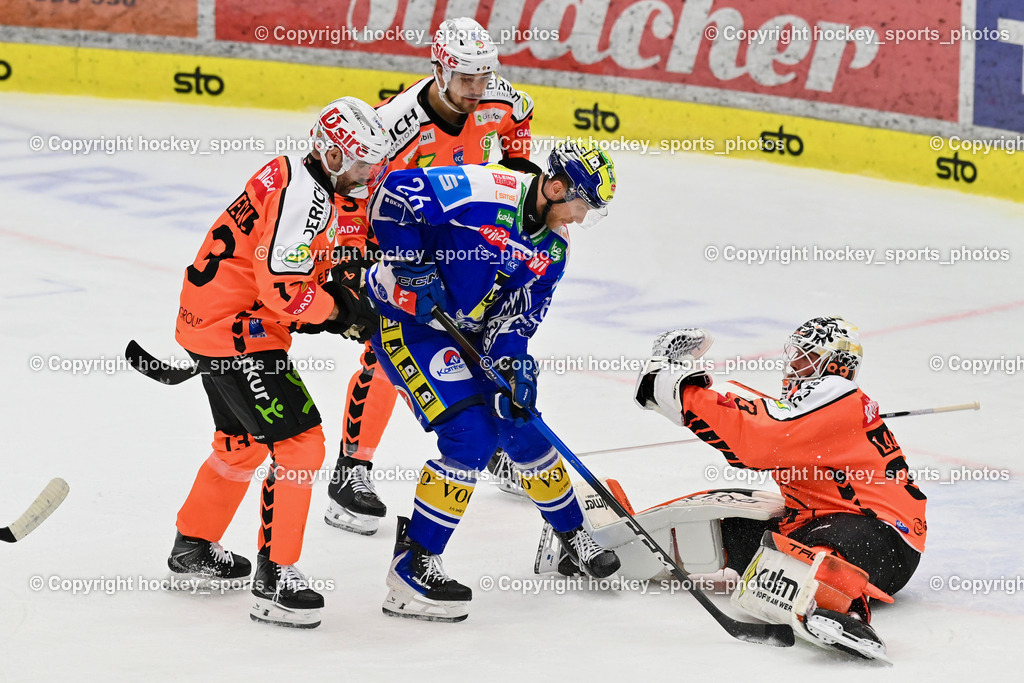EC IDM WÄRMEPUMPEN VSV vs. MOSER MEDICAL GRAZ99ERS | #33 Maxime Lagacé Graz 99ers, #13 Michael Schiechl Graz 99ers, #26 Guus van Nes EC VSV, #3 Frank Hora Graz 99ers, EC IDM WÄRMEPUMPEN VSV vs. MOSER MEDICAL GRAZ99ERS, EC IDM WÄRMEPUMPEN VSV vs. MOSER MEDICAL GRAZ99ERS am 12.03.2026 in Villach (Stadthalle Villach), Austria, (Photo by Bernd Stefan)