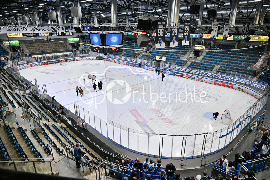 ERC Ingolstadt - EHC RB München | INGOLSTADT, GERMANY - 27. MAERZ: im Bild das Stadion in Ingolstadt / Symbolbild / Symbolfoto vor dem Match zwischen dem ERC Ingolstadt und dem EHC RB München bei Spiel 2 des DEL Playoff Viertelfinales in der Saturn Arena
