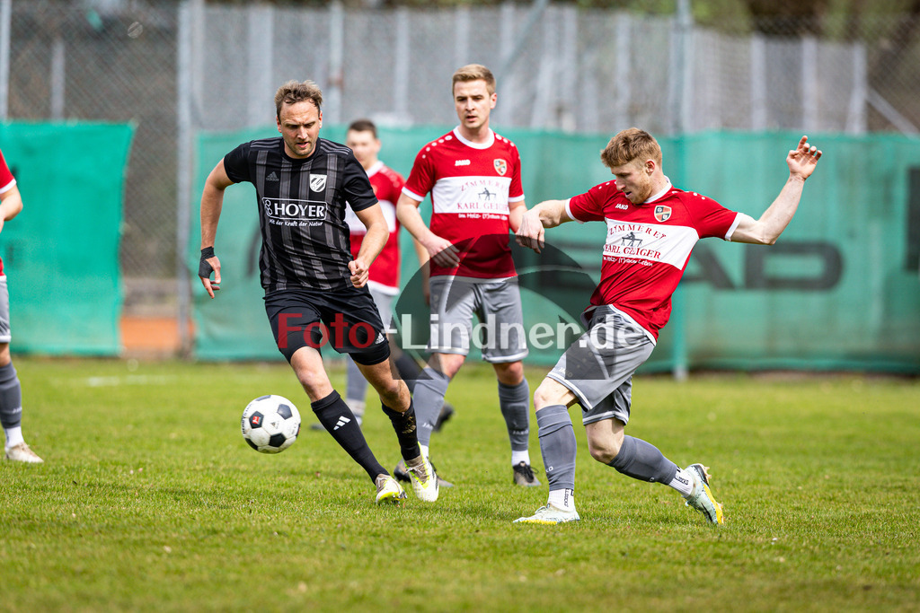 SV Polling gegen FC Wildsteig/Rottenbuch | Fußball Kreisliga Herren Oberbayern Zugspitze Gruppe 1 2024/25, SV Polling gegen FC Wildsteig/Rottenbuch, 20250330,Zweikampf,2025-03-30 in Polling (Sportplatz Polling), Philip SCHÖTTL (SV Polling 16), Romas LEITNER (FC Wildsteig/Rottenbuch 5)Copyright: WolfgangxLindner www.foto-lindner.de