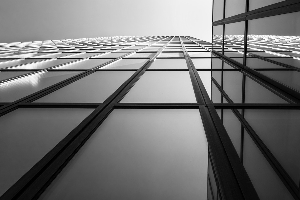 Turm | Moderner Turm bei der Messe Basel. - Realisiert mit Pictrs.com