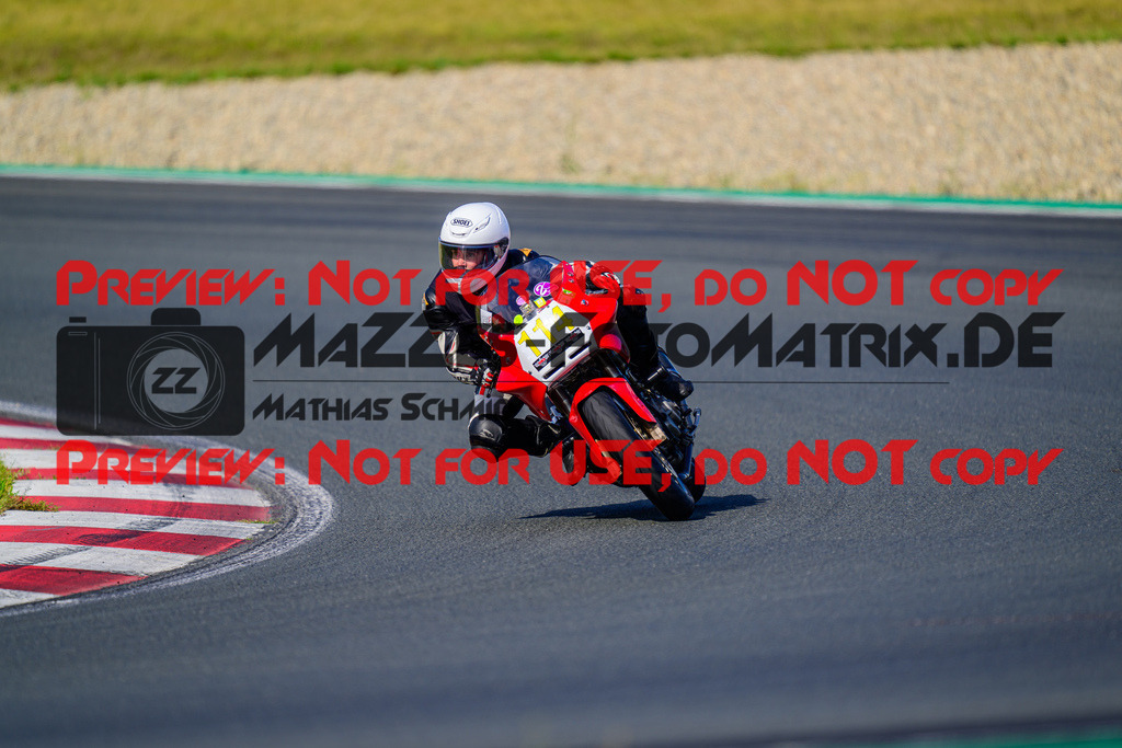 MaZZes_FotoMatrix_240724_6007705_2-344 | GELB