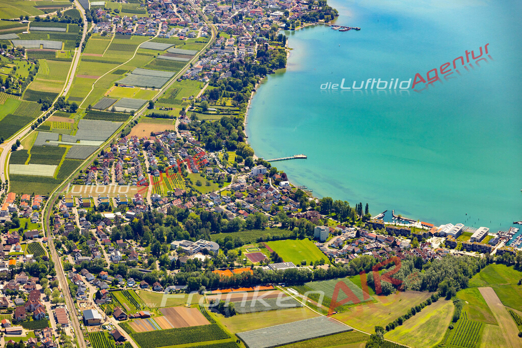 kressbronn-am-bodensee-aktuelles-luftbild-558-jahr-2024 | Das Luftbild zeigt :  Kressbronn am Bodensee - Die Luftaufnahme wurde 2024 vom UL-Flugzeug aus erstellt ( keine Drohne ) - Hochauflösende Luftaufnahme - Für grossformatige Ausdrucke geeignet. Die Geschenkidee !Mit Lizenz und Bildrechte bestellbar