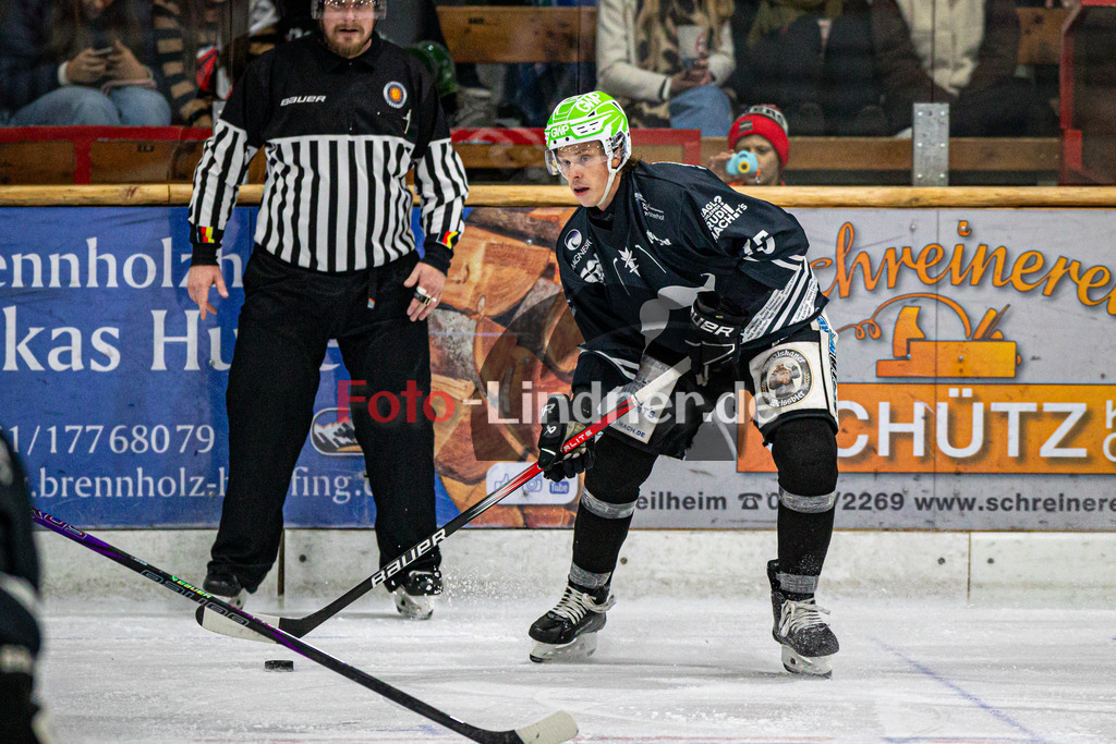 TSV Peißenberg MINERS gegen HC Landsberg RIVERKINGS | Eishockey Bayernliga Herren Vorrunde 2024/25, TSV Peißenberg MINERS gegen HC Landsberg RIVERKINGS, 20241108,Ryan MURPHY (MINERS 15) in Aktion, Freisteller,2024-11-08 in Peißenberg (Eisstadion Peißenberg)Ryan MURPHY (MINERS 15)Copyright: WolfgangxLindner