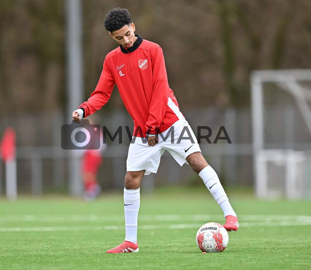 Fussball I Herren I Saison 2025-2026 I Bundesliga I 6. Spieltag I Eintracht Frankfurt - FC Bayern München  | MWMARA - Realisiert mit Pictrs.com