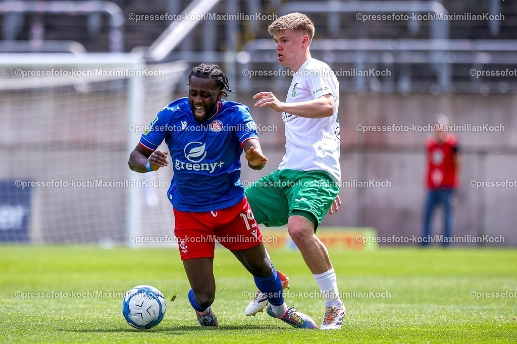 xKWIx02052601101 | 2026.05.02, xkwix, Fußball, Regionalliga West, Wuppertaler SV -  FC Gütersloh, Stadion am Zoo, 32.Spieltag, Saison 2025 / 2026: Jeff‑Denis Fehr (Wuppertaler SV #19) im Zweikampf gegen Erik Lanfer (FC Gütersloh #28) DFB regulations prohibit any use of photographs as image sequences and or quasi-video. Photo: xKamilxWilkowskixPressefotoKochx