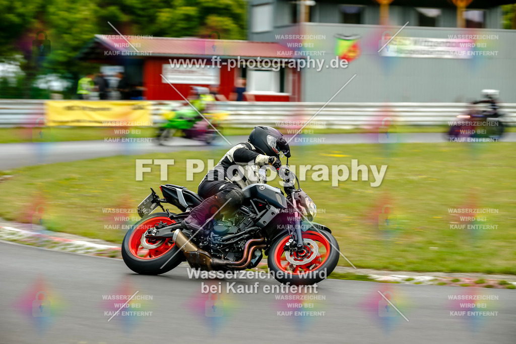 VBK-5054 | Hier findet Ihr Bilder von Touristenfahrten auf der Nürburgring Nordschleife oder von anderen Veranstaltungen die ich besucht habe. Viel Spass beim Durch Schauen 