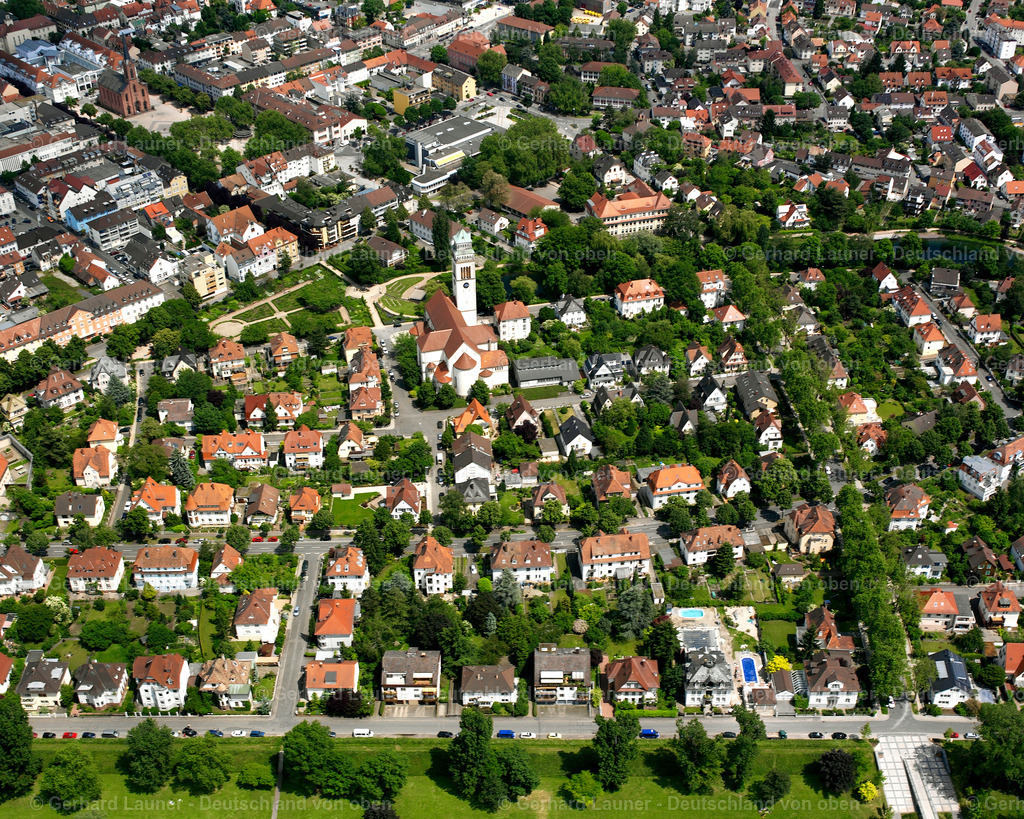 2626372 | Kehl  09.06.2006 Wohngebiet einer Einfamilienhaus- Siedlung  in Kronenhof im Bundesland Baden-Württemberg, Deutschland // Single-family residential area of settlement  in Kronenhof in the state Baden-Wuerttemberg, Germany Foto: Gerhard Launer