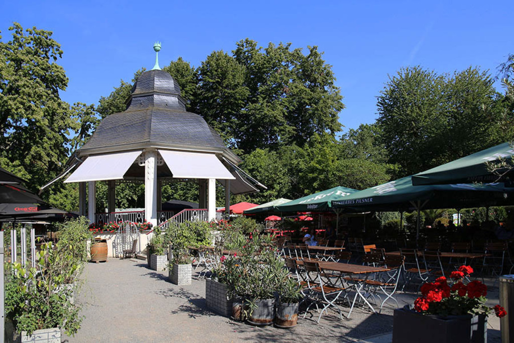 Musikpavillon | Entdecke über 20 Kategorien Leipzig-Motive: Foto-Downloads, hochwertige Poster, Leinwand- & Fine-Art-Prints. Jetzt Lieblingsfoto im Bildlexikon Leipzig Shop bestellen!