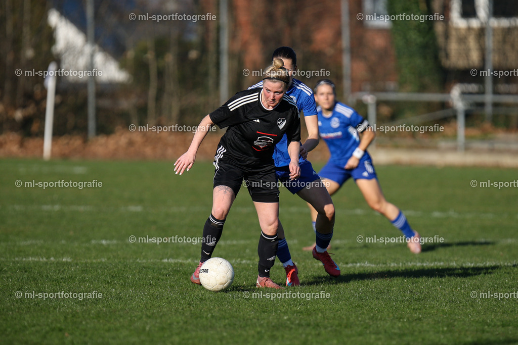 Fußball I Frauen I Saison 2025/2026 I Oberliga Schleswig-Holstein I 14. Spieltag I Merkur Hademarschen - SSC Hagen Ahrensburg | ml-sportfotografie - Realisiert mit Pictrs.com