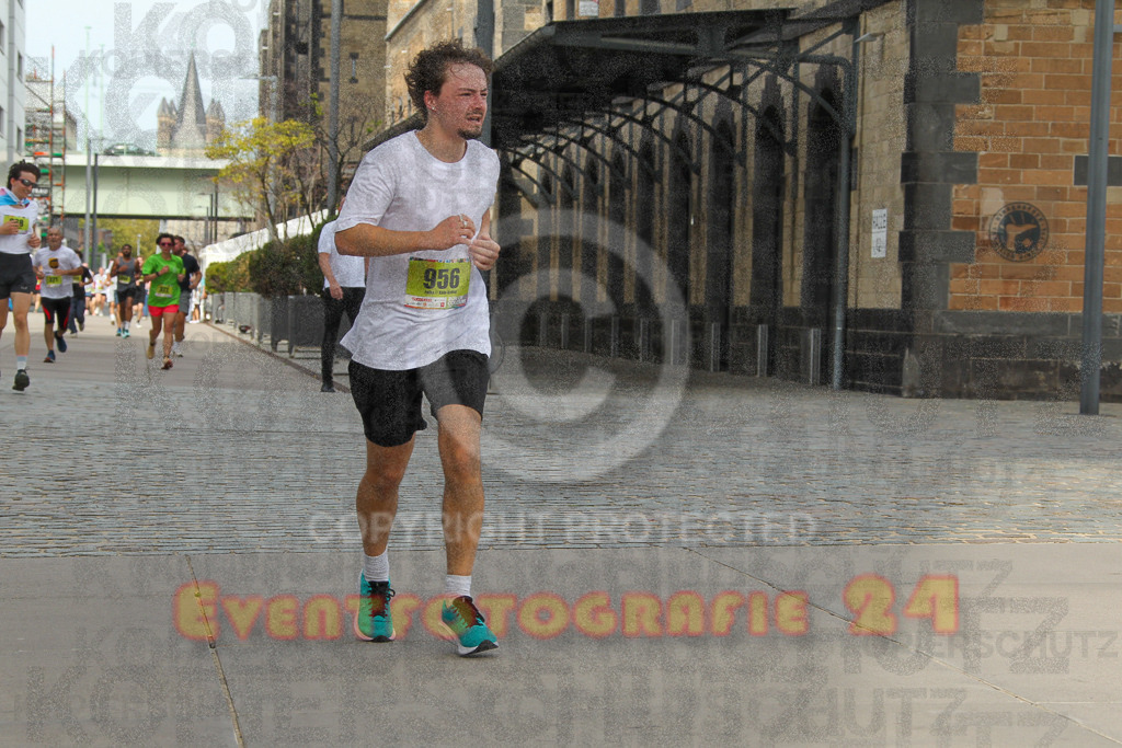 250920_1324_EV4_5457 | Sportfotografie im Rhein-Sieg Kreis, Köln, Bonn, NRW, Rheinland Pfalz, Hessen, etc. Unser Tätigkeitsfeld umfasst den Laufsport vom Volkslauf über den Marathon, Duathlon, Triathon bis zum Ultralauf wie Kölnpfad Ultra oder Schindertrail.
