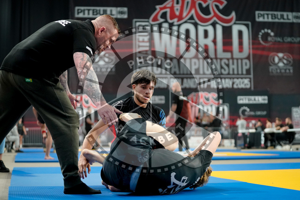 20250518PBB1906 | Athletes compete during the second day of the ADCC Amateur World Championship on May 18, 2025 in Warsaw, Poland. © Chiara Dazi / photoblackbelt