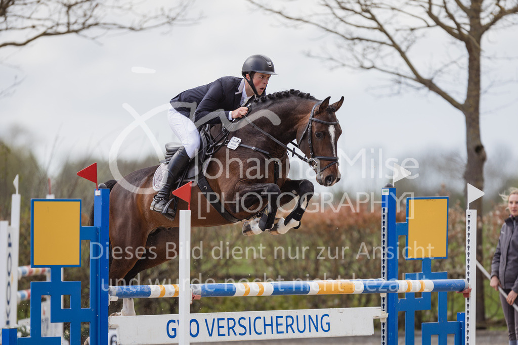 230425_Lemwerder_03SprPf-L-313 | Deine schönsten Turniermomente als professionelle Fotos! Entdecke hochwertige Pferdesport-Fotografie im Online-Shop. Jetzt Fotos finden & bestellen!
