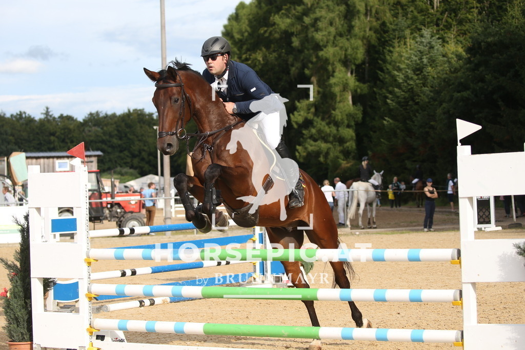 DL2Q3639 | Willkommen bei Brunnmayr - Design & Fotografie – Ihrem Spezialisten für Reitturniere und Pferdeveranstaltungen in Oberösterreich, Salzburg und Bayern! Seit über 17 Jahren sind wir leidenschaftlich dabei.