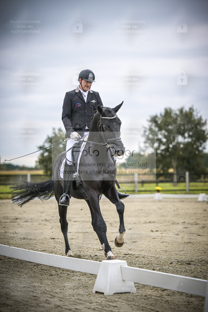 DOS_1173 | Entdecke hochwertige Reitturnierfotos von Foto Oger. Professionell, emotional und authentisch – jetzt Lieblingsmomente im Shop bestellen. - Realisiert mit Pictrs.com