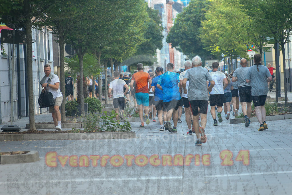 230714_1923_EX1_2257 | Sportfotografie im Rhein-Sieg Kreis, Köln, Bonn, NRW, Rheinland Pfalz, Hessen, etc. Unser Tätigkeitsfeld umfasst den Laufsport vom Volkslauf über den Marathon, Duathlon, Triathon bis zum Ultralauf wie Kölnpfad Ultra oder Schindertrail.