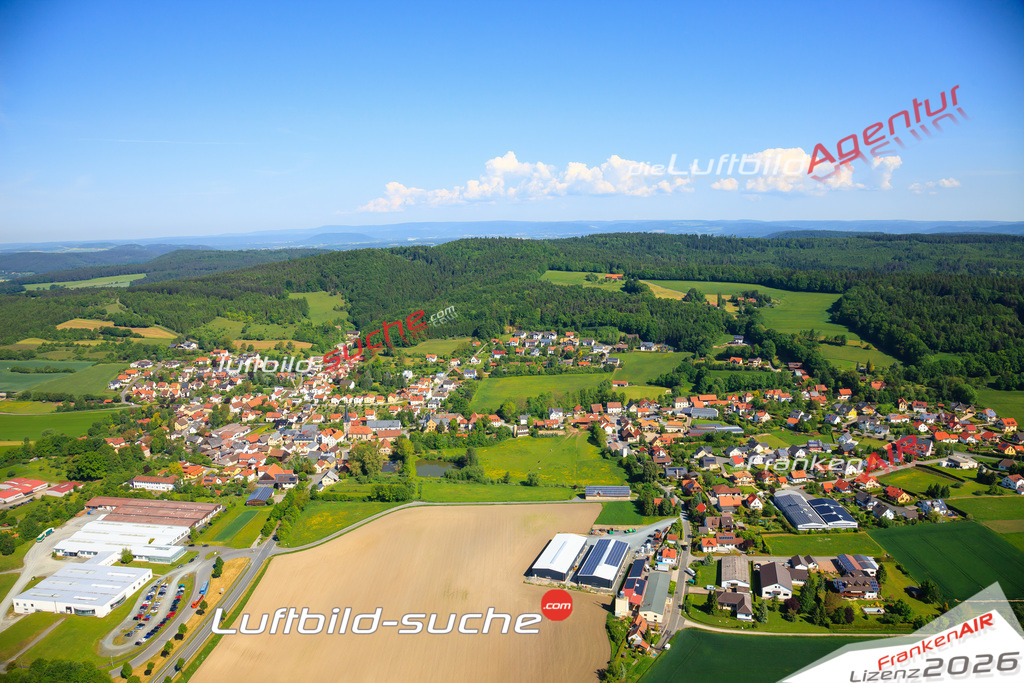 Die Luftaufnahme Schmoelz - Küps wurde vom UL-Flugzeug (keine Drohne) aus fotografiert.Hohe Druck- Auflösung-die Geschenkidee!