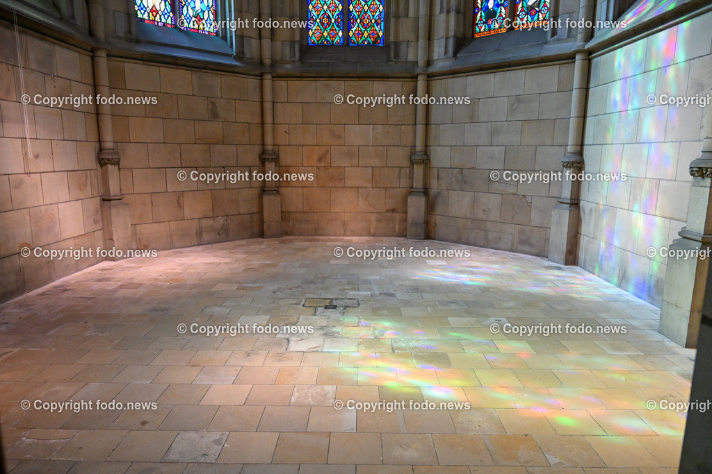 Mariendom_Linzer Dom_ 27.09.2023-5 | 27.09.2023, Domplatz Linz, AUT, Mariendom, Neuer Dom, im Bild Taufkapelle - rechte Turmkapelle, Ort an dem Mesner Franz Bachbauer (48 Jahre alt) am 11.9.1933 ermordet wurde