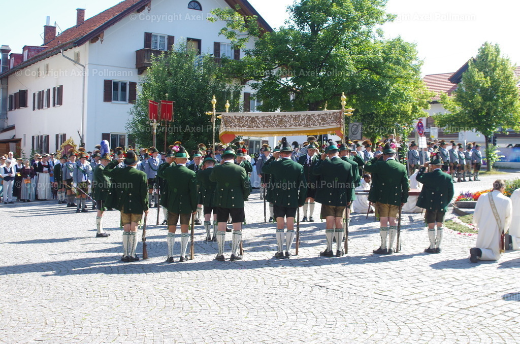IMGP5472 | fotografiert von Axel PollmannLeonhardi Wallfahrt Benediktbeuern und Murnau, Fronleichnam, Fasching, Landschaft im Loisachtal und Benediktbeuern  - Realisiert mit Pictrs.com