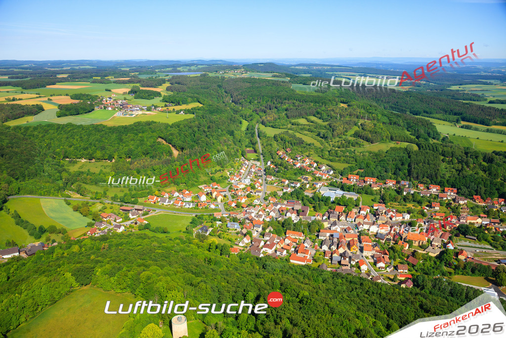 Die Luftaufnahme der Stadt Kasendorf wurde vom UL-Flugzeug heraus erstellt ( keine Drohne )- hohe Auflösung für beste Qualität