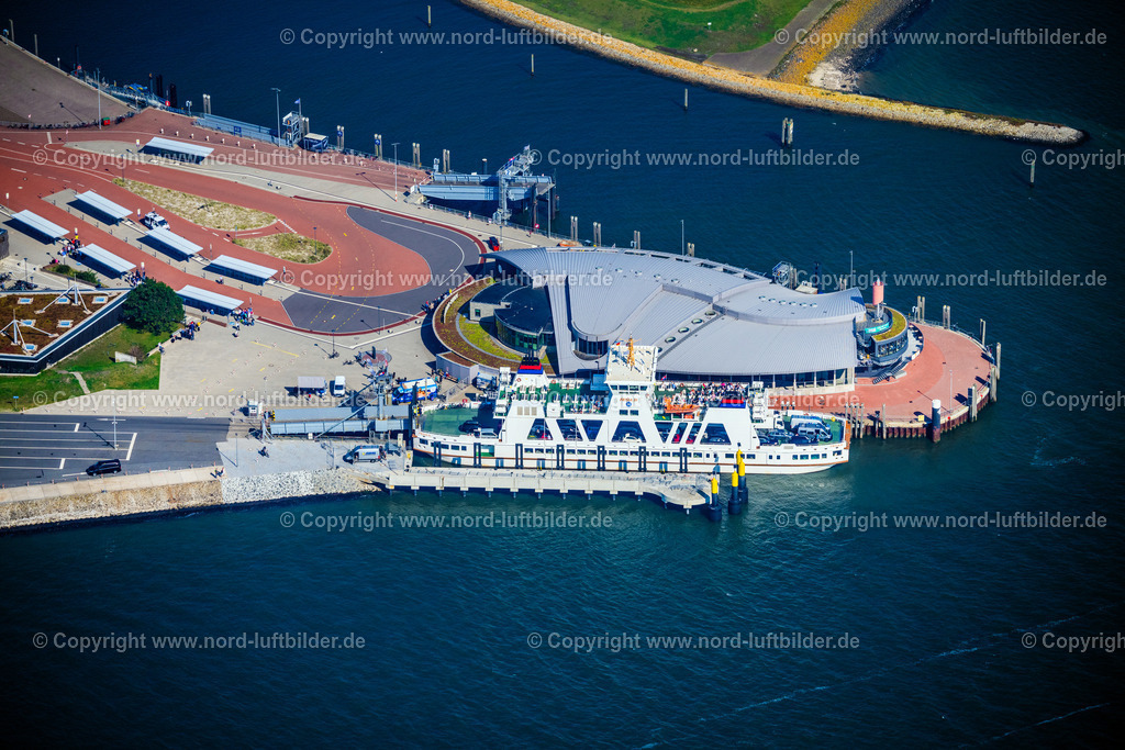 Norderney_Hafen_Frisia_III_Fährschiff_ELS_5730050924 | NORDERNEY 05.09.2024 Fähr- Hafenanlagen an der Meeres- Küste der Nordseeinsel Norderney Mit den Fährschiff Frisia III im Bundesland Niedersachsen, Deutschlan. Weiterführende Informationen bei: Adler-Schiffe GmbH & Co. KG. // Faehr- Hafenanlagen an der Meeres- Kueste der Nordseeinsel Norderney Mit den Faehrschiff Frisia III im Bundesland Niedersachsen, Deutschlan. Further information at: Adler-Schiffe GmbH & Co. KG. Foto: Martin Elsen