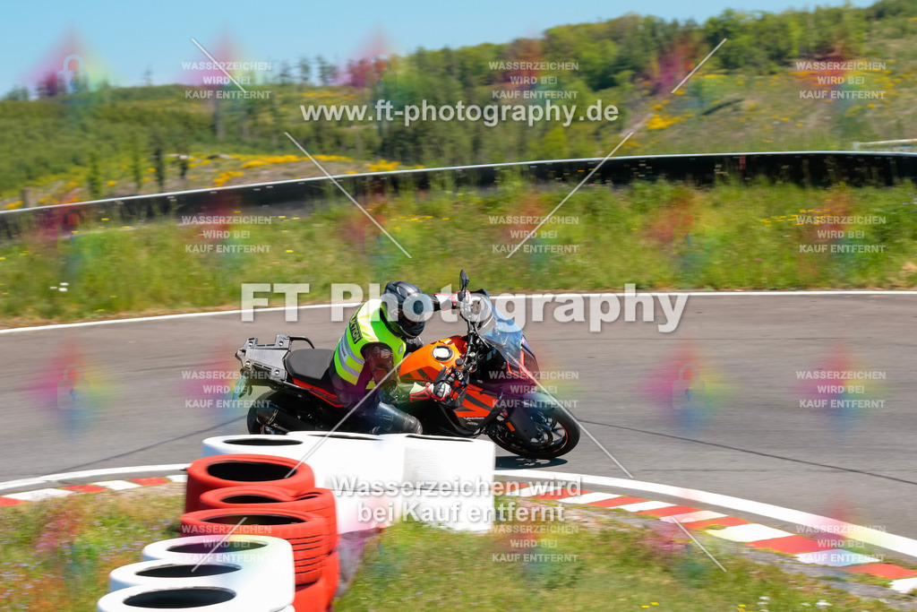 Moto-TeamOBK-21858 | Hier findet Ihr Bilder von Touristenfahrten auf der Nürburgring Nordschleife oder von anderen Veranstaltungen die ich besucht habe. Viel Spass beim Durch Schauen 