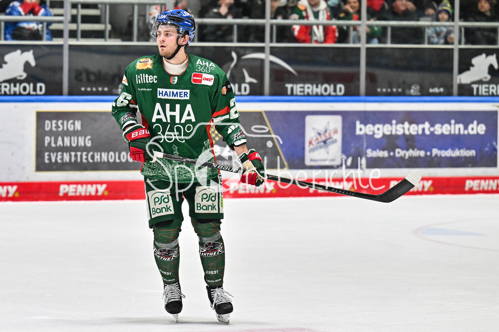 Augsburger Panther - Adler Mannheim | AUGSBURG, GERMANY - 28. DECEMBER: im Bild Alexander BLANK (Augsburger Panther 26) vor seibem Penalty / Einzelfoto / Freisteller während dem Match zwischen den Augsburger Panthern und den Adler Mannehim am 33. Spieltag der Penny DEL im Curt Frenzel Stadion