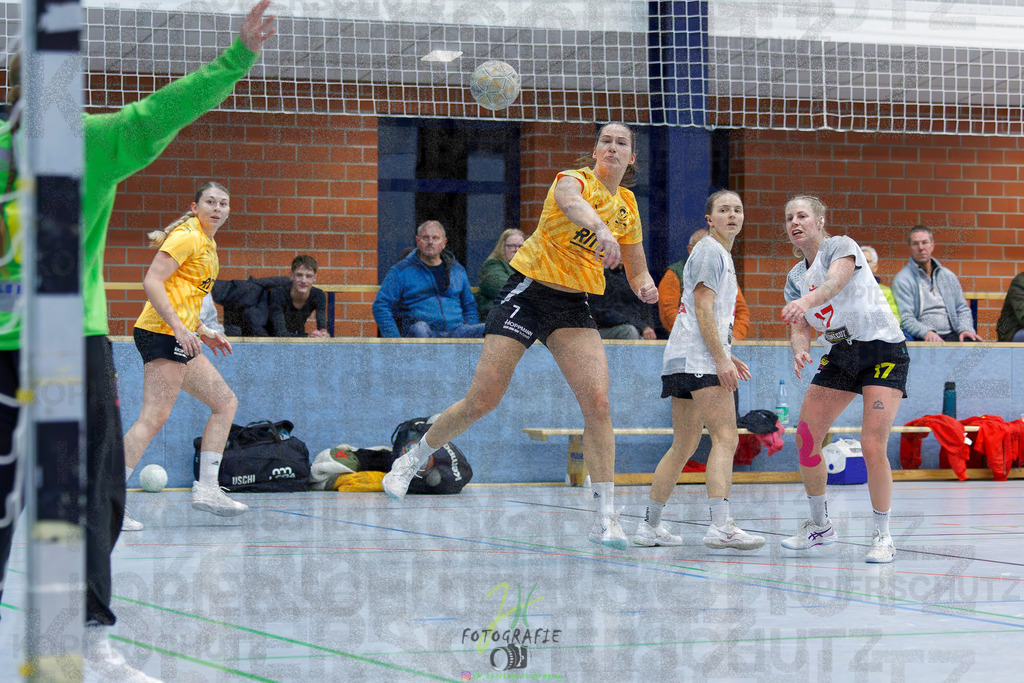 Frauen Oberliga Mitte (HHV); HSG Eibelshausen/Ewersbach - HSG Wettenberg II | Frauen Oberliga Mitte (HHV); HSG Eibelshausen/Ewersbach - HSG Wettenberg II am 13.12.2025 in Steinbrücken (Sporthalle am Hammerweiher)Photo © 2025 - Jörg Heinrich - Realisiert mit Pictrs.com