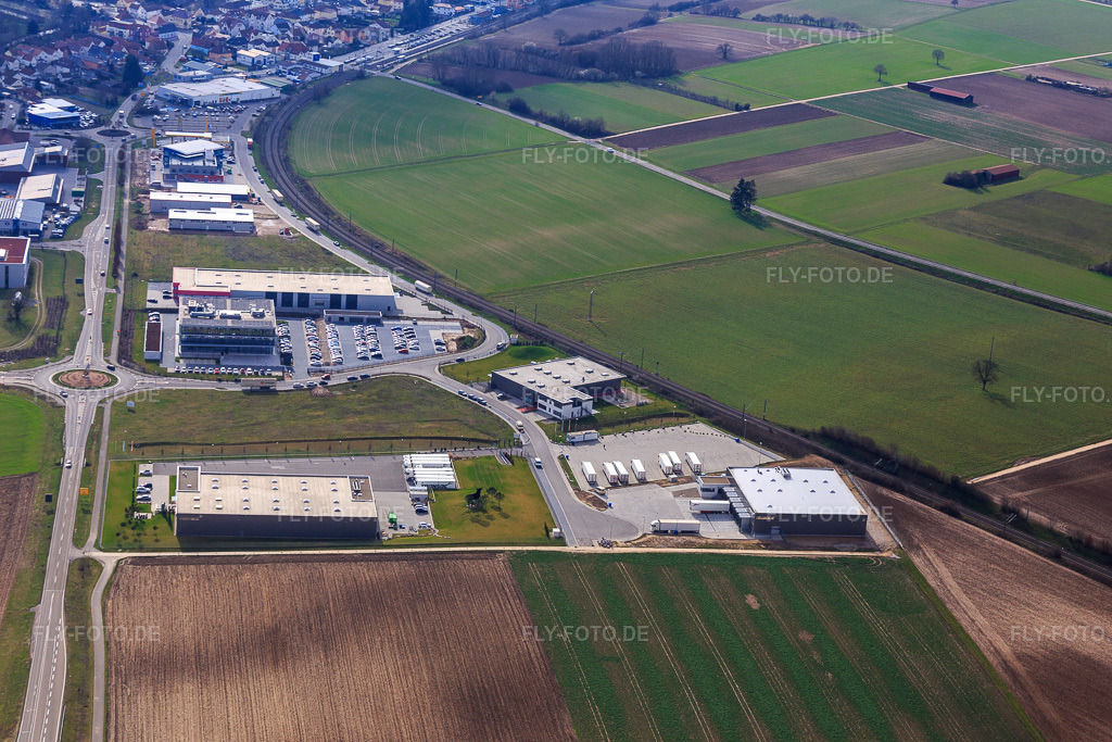 Luftbild: Industriegebiet Im Speyerer Tal mit ITK Engineering GmbH, Resinnovation GmbH, TRANSAC Intern. Speditionsgesellschaft mbH und Markthalle 5 in Rülzheim im Bundesland Rheinland-Pfalz in Deutschland. – Foto: IMG_086189.jpg vom 26.02.2016 durch Werner Riehm/FLY-FOTO.de – Auflösung des Originals: 5472 x 3648 px – ITK Engineering - Ihr Partner für Digital Engineering – der resinnovation GmbH - Wir sind das Kunstharz – TRANSAC Logistics GmbH – TOMSLOT88 * Provider