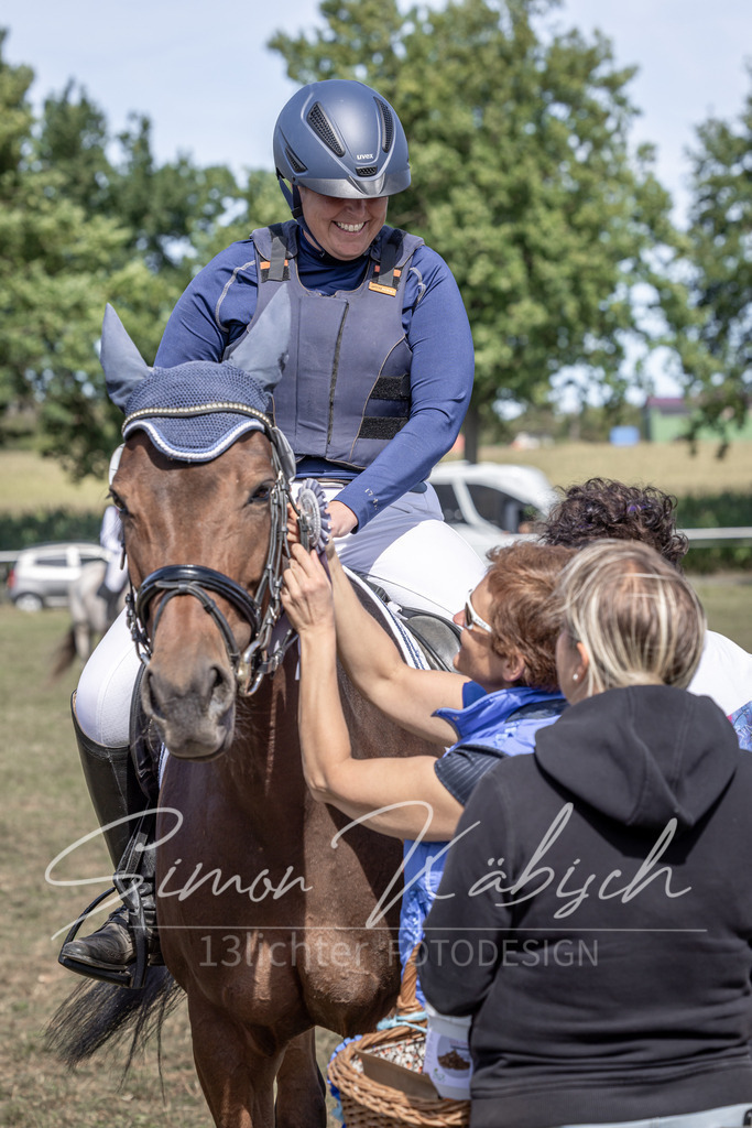 20250907-_3LI0424 | Tierfotografie Pferde, Hunde, Katzen, Haustiere.
Turnierfotografie Reitturniere, Reiten, Springreiten, Dressur in Hanau, dem Main-Kinzig-Kreis und dem Rhein-Main- Gebiet um Frankfurt