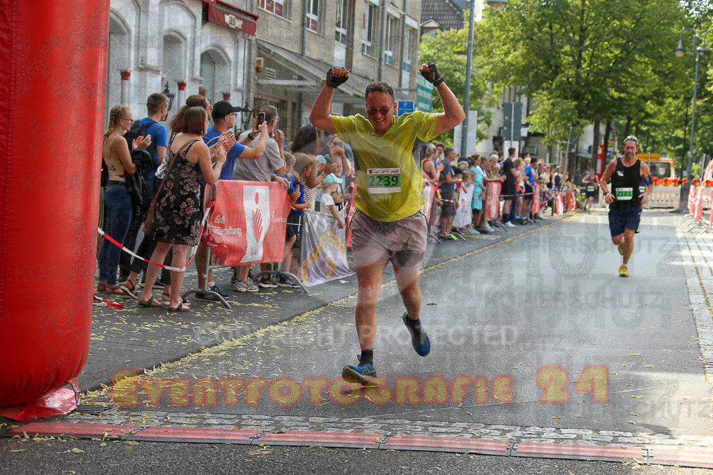 220625_1658_EX1_5610 | Sportfotografie im Rhein-Sieg Kreis, Köln, Bonn, NRW, Rheinland Pfalz, Hessen, etc. Unser Tätigkeitsfeld umfasst den Laufsport vom Volkslauf über den Marathon, Duathlon, Triathon bis zum Ultralauf wie Kölnpfad Ultra oder Schindertrail.