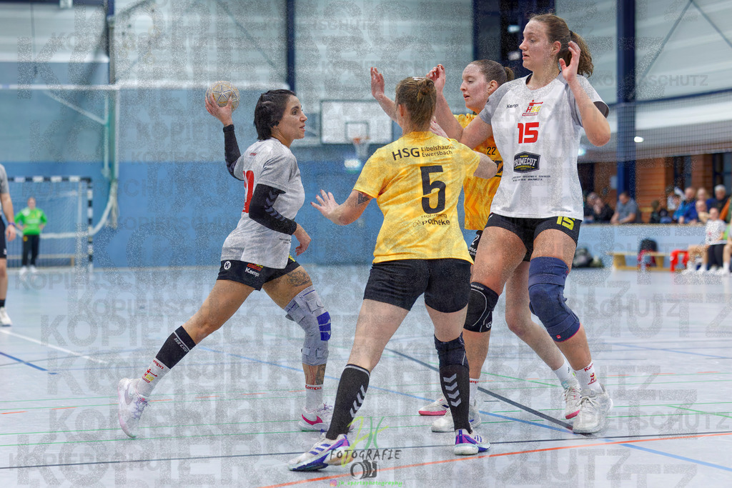 Frauen Oberliga Mitte (HHV); HSG Eibelshausen/Ewersbach - HSG Wettenberg II | Frauen Oberliga Mitte (HHV); HSG Eibelshausen/Ewersbach - HSG Wettenberg II am 13.12.2025 in Steinbrücken (Sporthalle am Hammerweiher)Photo © 2025 - Jörg Heinrich - Realisiert mit Pictrs.com