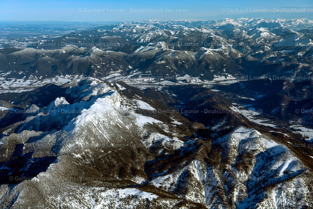 3900336 | Blick über die Benediktenwand Richtung Lenggries