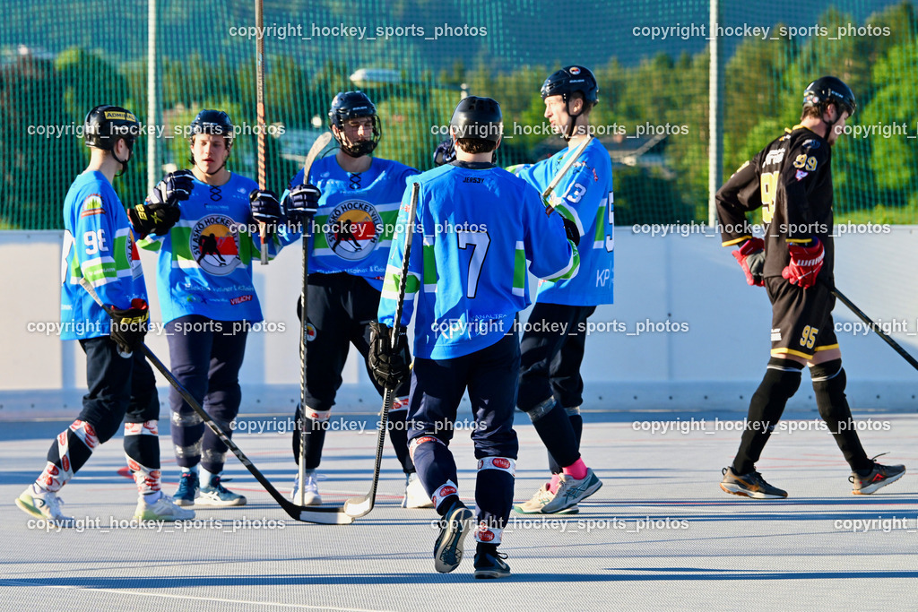 VAS Ballhockey Villach vs. ASKÖ Villach Ballhockey | Jubel SV ASKÖ Villach Ballhockey, #7 Urbanek Martin SV ASKÖ Ballhockey, #53 Nindler Elias SV ASKÖ Ballhockey, #98 Maxa Alexander SV ASKÖ Ballhockey, VAS Ballhockey Villach vs. ASKÖ Villach Ballhockey , VAS Ballhockey Villach vs. ASKÖ Villach Ballhockey  am 13.05.2026 in Villach (Alpen Arena ), Austria, (Photo by Bernd Stefan)