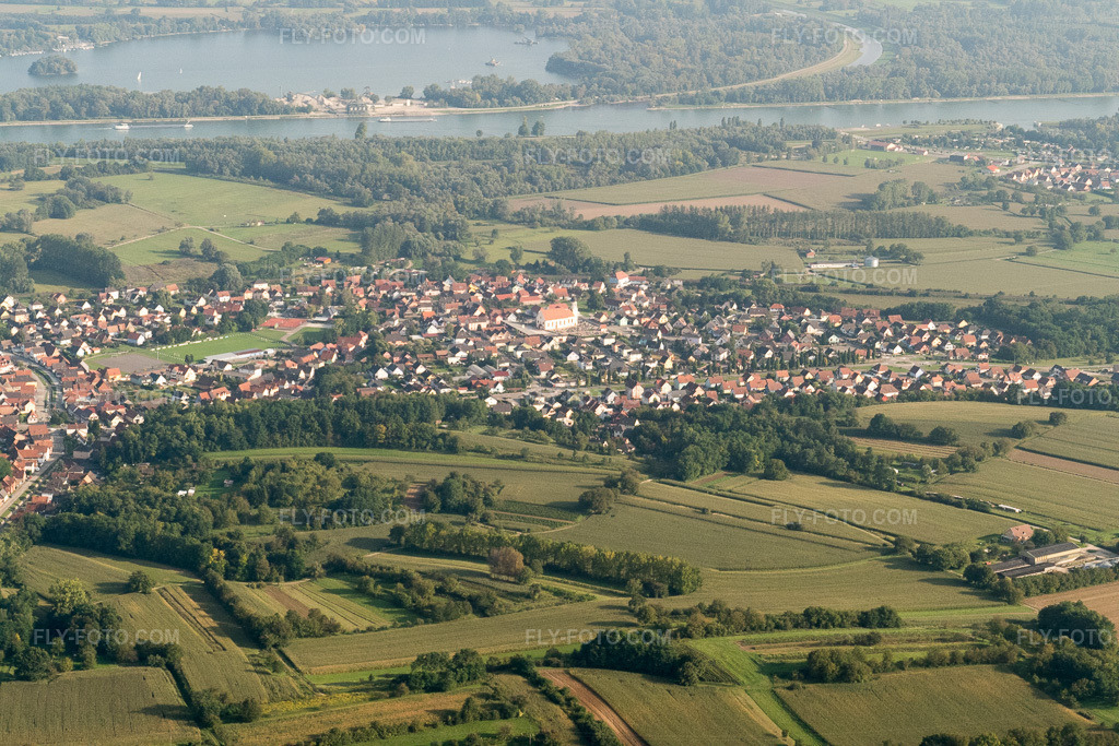 Aerial view: View of the town in Mothern in the state Bas-Rhin, France.Photo: P1000853.jpg taken on 09/15/2014 by Werner Riehm/FLY-FOTO.comResolution of the original: 5472 x 3648 px
