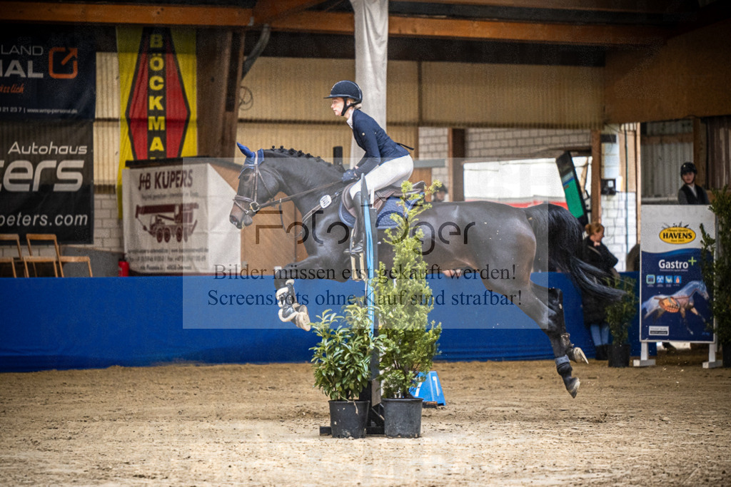 DOS_1698 | Entdecke hochwertige Reitturnierfotos von Foto Oger. Professionell, emotional und authentisch – jetzt Lieblingsmomente im Shop bestellen.Deutschlandweite Turnierfotografie. - Realisiert mit Pictrs.com