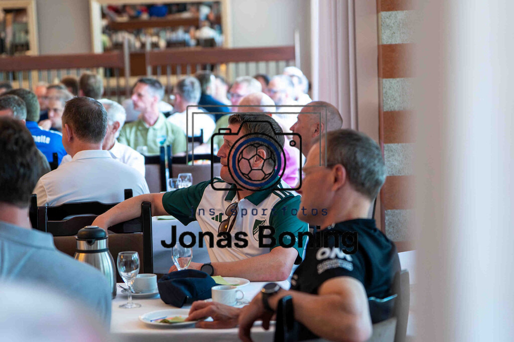 Fußball I E-Junioren I Saison 2025-2026 I OM-Cup Lüsche I Sonntag  I 23227 | jns.sportfotos - Realisiert mit Pictrs.com