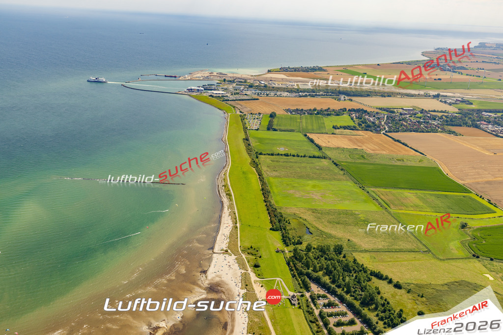 Klassische Luftaufnahme ohne Drohne zeigt:Puttgarden bei Fehmarn - Die Luftbildaufnahme wurde 2025 vom UL-Flugzeug heraus erstellt ( keine Drohnenaufnahme ) - Hochauflösende Luftaufnahme -Nicht vergleichbar mit Google Maps oder Satelittenbilder- Die Geschenkidee !Mit Lizenz und Bildrechte bestellbar